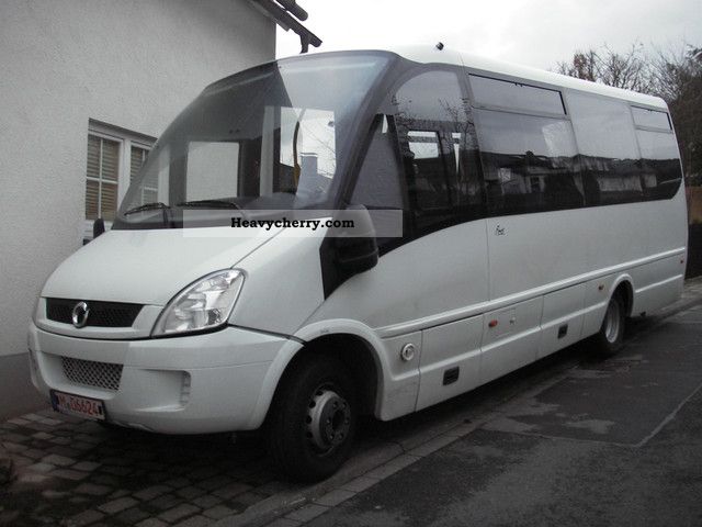 2011 Iveco  Daily Rosero First FCLLI Coach Public service vehicle photo