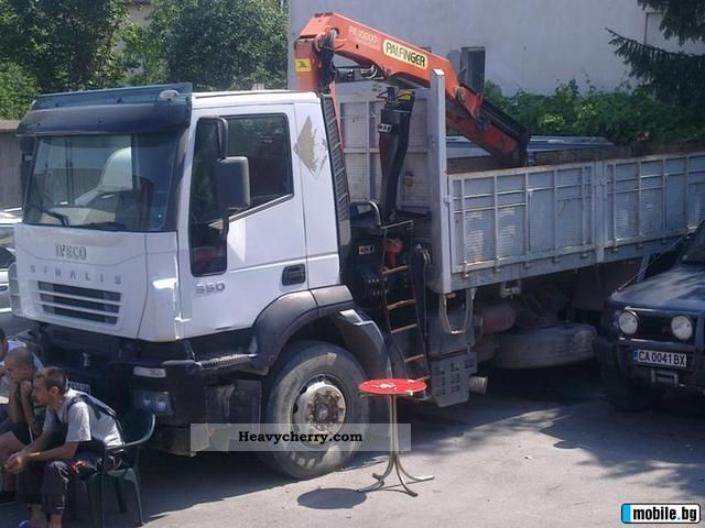 2004 Iveco  Stralis Truck over 7.5t Truck-mounted crane photo