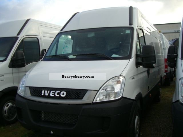 2011 Iveco  35S13V Van or truck up to 7.5t Box-type delivery van - high and long photo