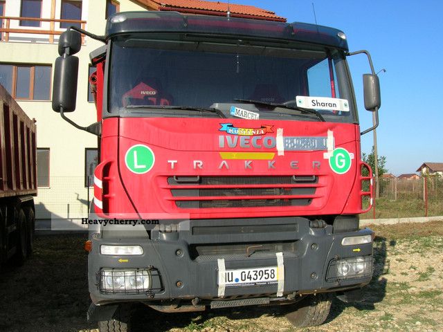 2007 Iveco  IVECO TRAKKER 8X4 X3Pz 2007. Truck over 7.5t Tipper photo