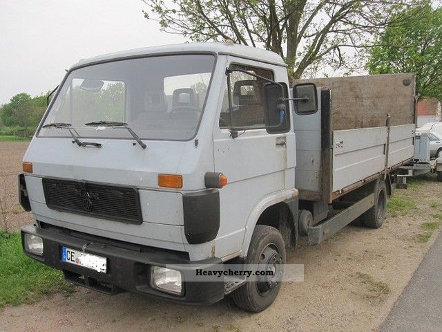 1986 MAN  8150 Van or truck up to 7.5t Stake body photo