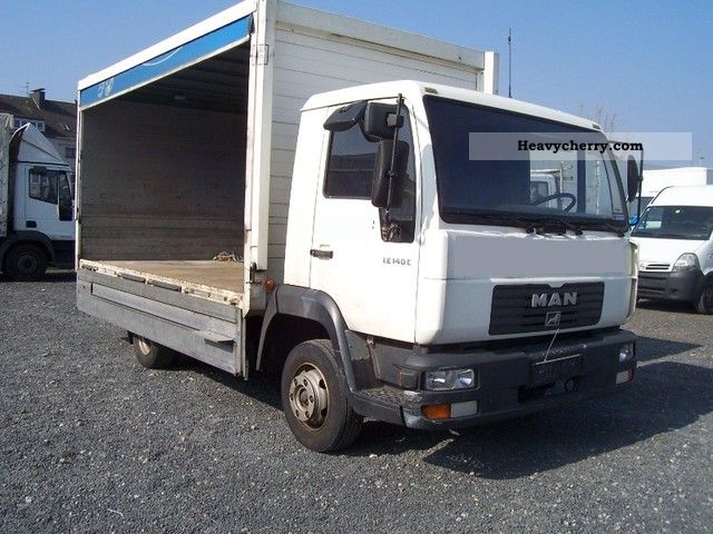 2001 MAN  LE 140 C Getränkefzg. Roll Plane payload 3250 kg Van or truck up to 7.5t Beverages van photo