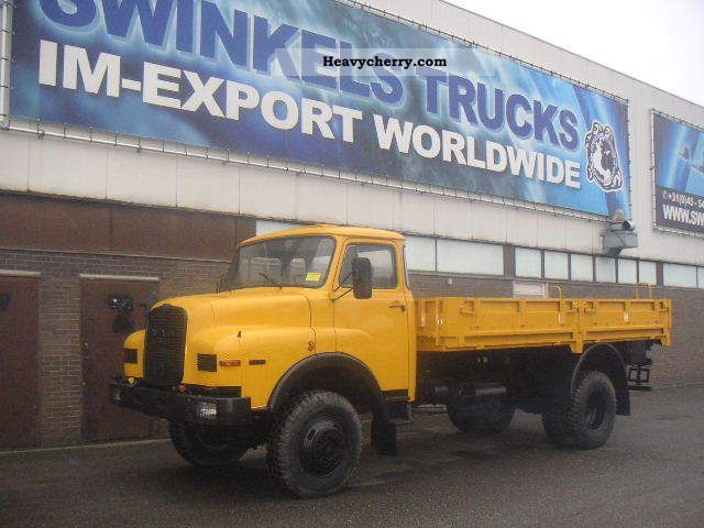 1982 MAN  11.136 4x4 manual gearbox! X 2 in stock Truck over 7.5t Stake body photo