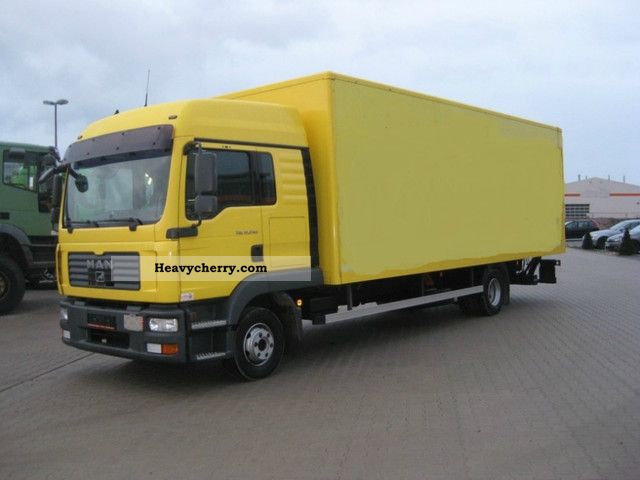 2008 MAN  12.240 4x2, Euro 4,! Note location! Truck over 7.5t Box photo