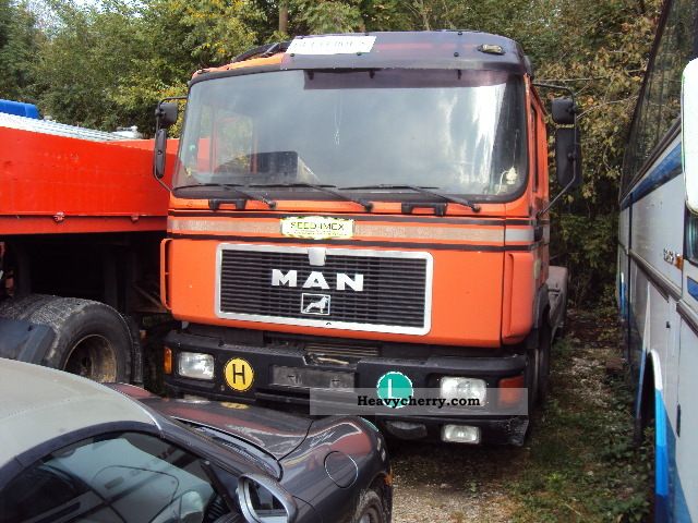 1995 MAN  26 402 Truck over 7.5t Chassis photo