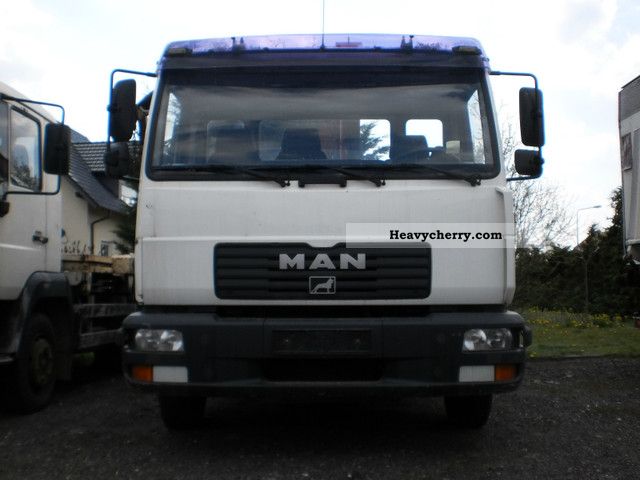 2002 MAN  LE180C tipper / crane Van or truck up to 7.5t Three-sided Tipper photo