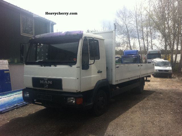1996 MAN  8224 L 2000 Van or truck up to 7.5t Stake body photo