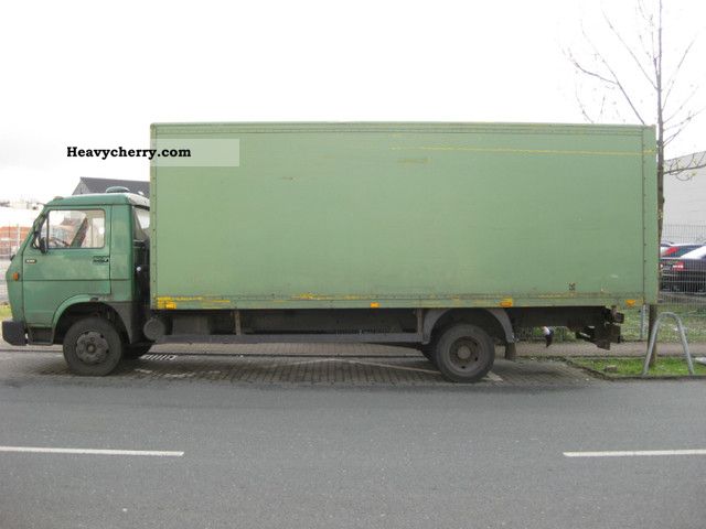 1991 MAN  8150 Van or truck up to 7.5t Box photo