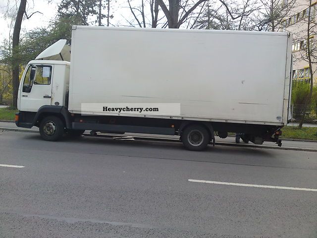 2002 MAN  8.163 L. 2000 case Van or truck up to 7.5t Box photo