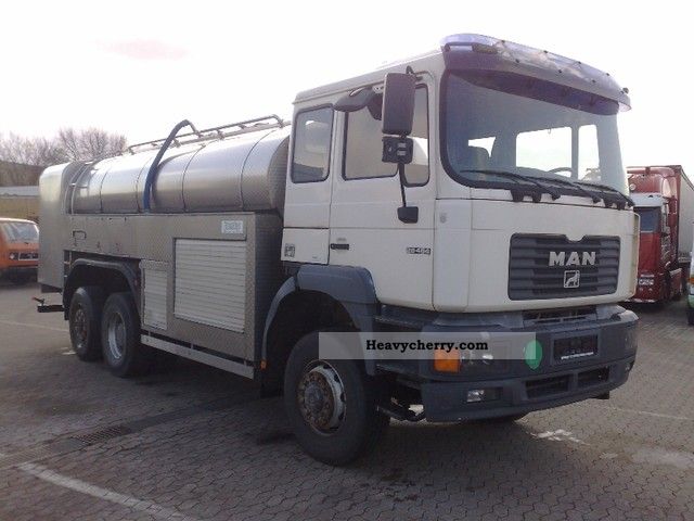 2000 MAN  Insulated 26 464 milk collection tank Truck over 7.5t Food Carrier photo