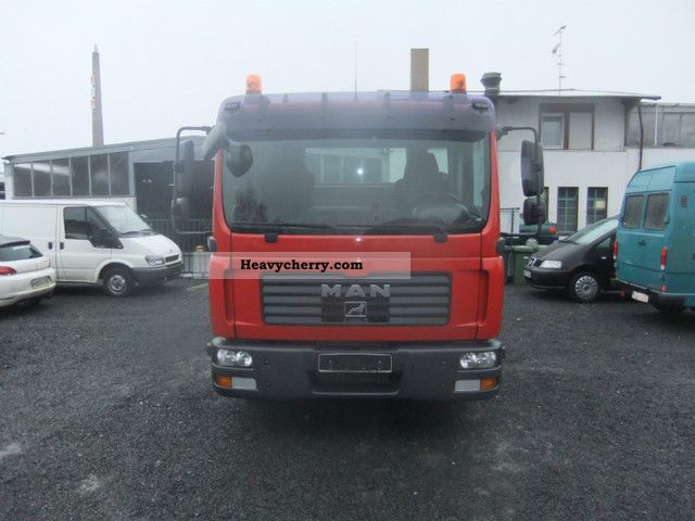 2007 MAN  TGL 8240 NEW ENGINE Van or truck up to 7.5t Three-sided Tipper photo