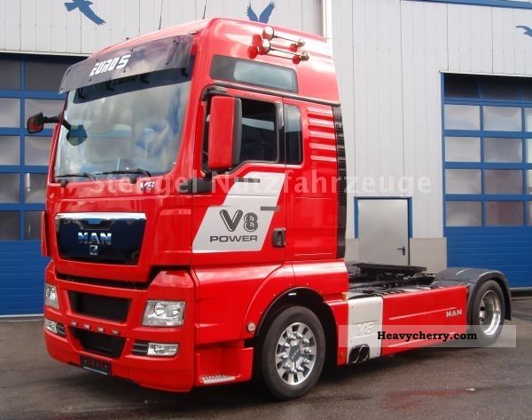 2009 MAN  XXL V8 TGX 18.680 EURO * 5 * Semi-trailer truck Volume trailer photo