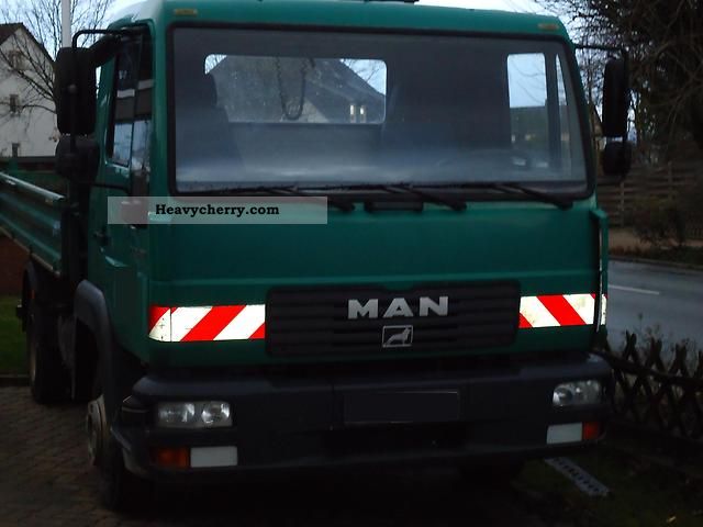 2004 MAN  LE 8.180 Van or truck up to 7.5t Tipper photo