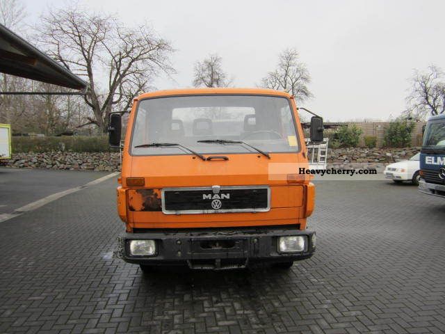 1991 MAN  6,100 (8,100 8,150) Van or truck up to 7.5t Tipper photo