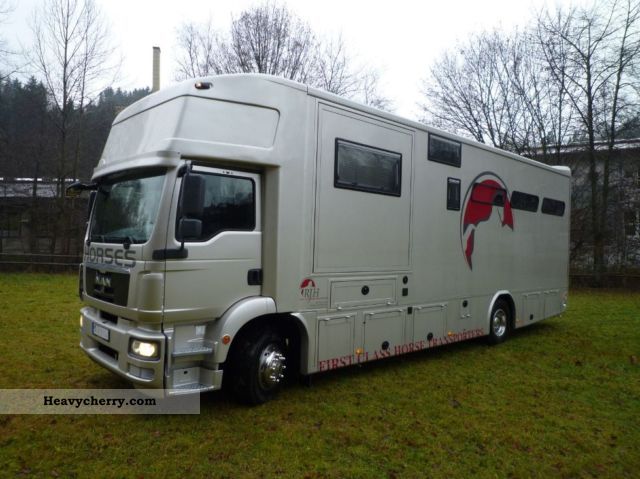 2011 MAN  TGM 15 290 Truck over 7.5t Horses photo