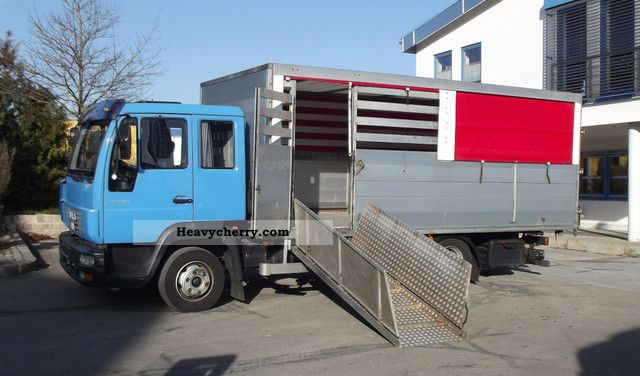 2001 MAN  LE 180 C Van or truck up to 7.5t Cattle truck photo