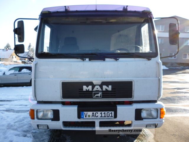 1999 MAN  L2000 Van or truck up to 7.5t Breakdown truck photo