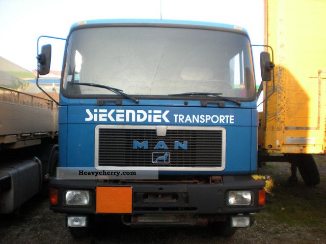 1993 MAN  18 232 Truck over 7.5t Stake body and tarpaulin photo