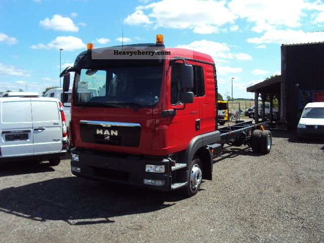 2011 MAN  TGL 12-220 4X2 CHASSIS Truck over 7.5t Chassis photo