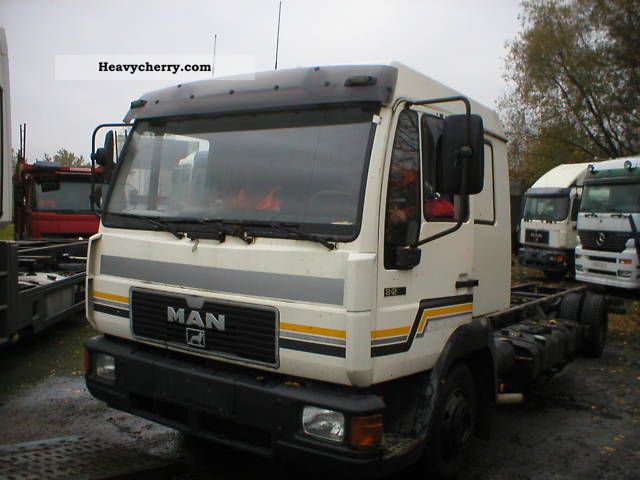 1994 MAN  L2000 8223 Schassie 2 x bed house Large TOP Truck over 7.5t Chassis photo