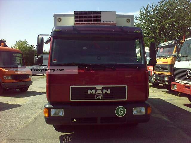 2000 MAN  8113 Refrigerated 249 000 Km CARE Van or truck up to 7.5t Refrigerator body photo