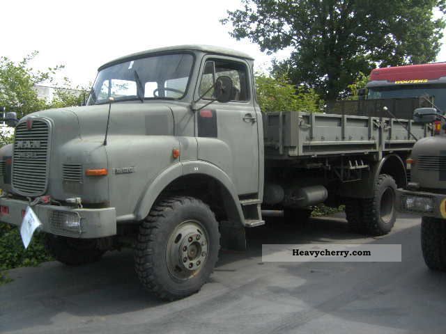 1980 MAN  11-136 4X4 Truck over 7.5t Stake body and tarpaulin photo