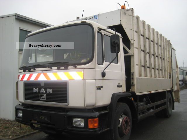 1993 MAN  18 272 compression garbage truck Truck over 7.5t Refuse truck photo
