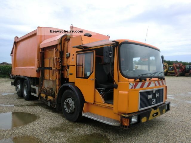 1999 MAN  26 293 side loader 6x2 Truck over 7.5t Refuse truck photo