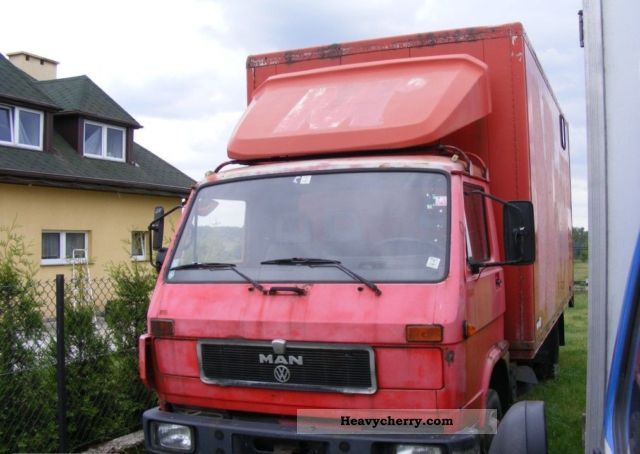 1990 MAN  8100 Van or truck up to 7.5t Box-type delivery van - high and long photo