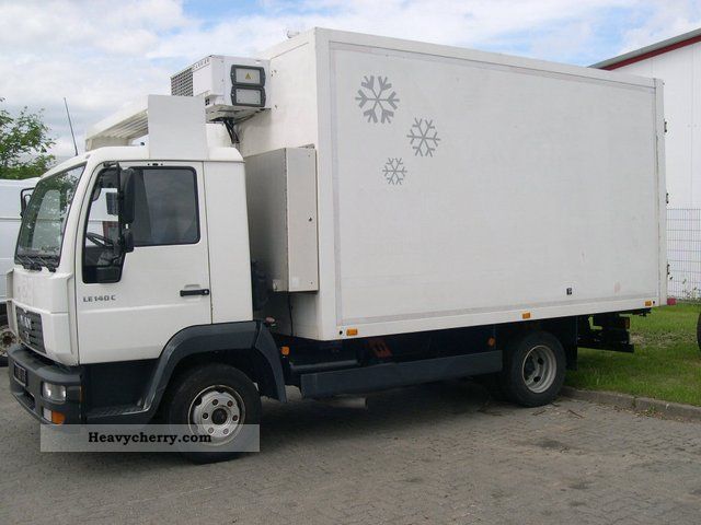 2002 MAN  LE 140 C isothermal, original 94.200km Van or truck up to 7.5t Refrigerator body photo