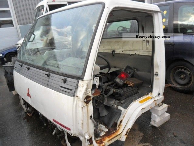 1993 Mitsubishi  Canter 3.3 Turbo Intercooler Van or truck up to 7.5t Chassis photo