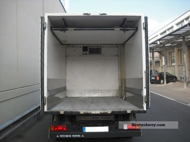 2004 Mitsubishi  Canter Van or truck up to 7.5t Refrigerator body photo