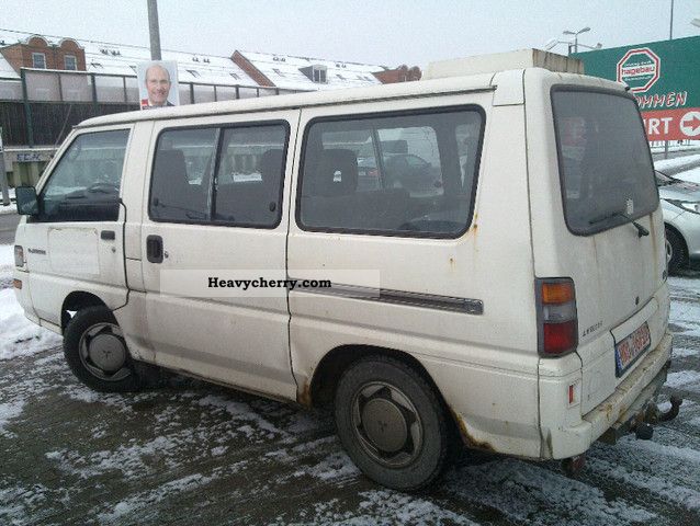 1996 Mitsubishi  L 300 2.5D GLX with 9 seats with power Van or truck up to 7.5t Box-type delivery van photo