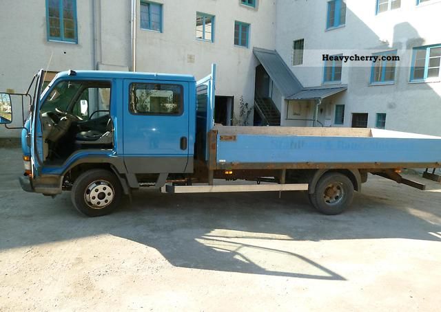 Mitsubishi Canter 1999 Stake body Truck Photo and Specs