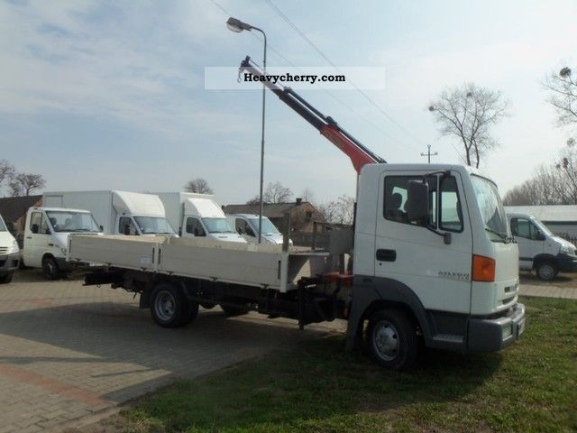 2002 Nissan box truck #2