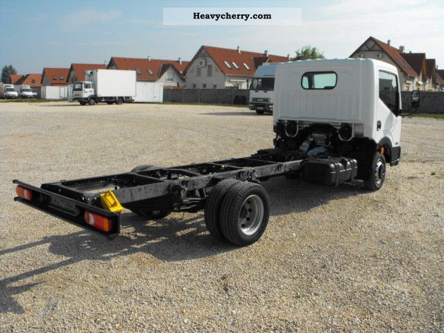 Nissan Cabstar 35.13 / Ps 4130, 3400 mm Chassis 2011