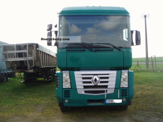 2004 Renault  MAGNUM 440 Truck over 7.5t Stake body and tarpaulin photo