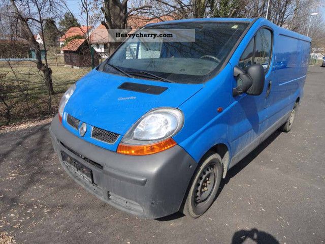 2006 Renault  Trafic 1.9 dCi L2H1 € 5,300 net Van or truck up to 7.5t Box-type delivery van - long photo
