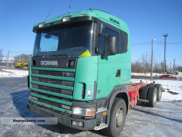 1999 Scania  144 Truck over 7.5t Chassis photo