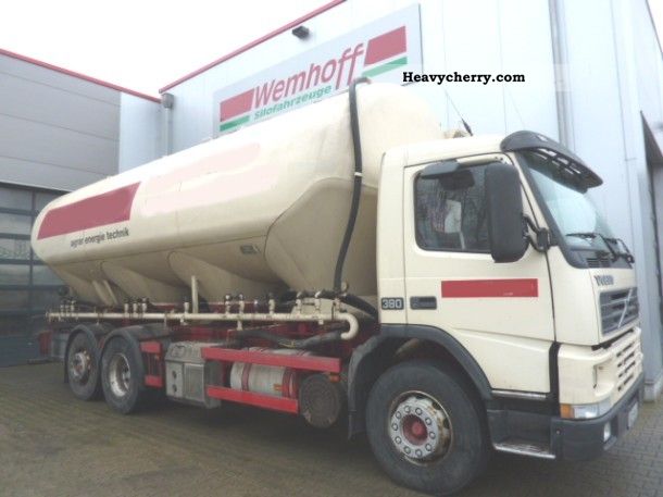 2002 Volvo  FM - 32 m³ silo weighing pellets wood pellets Truck over 7.5t Food Carrier photo