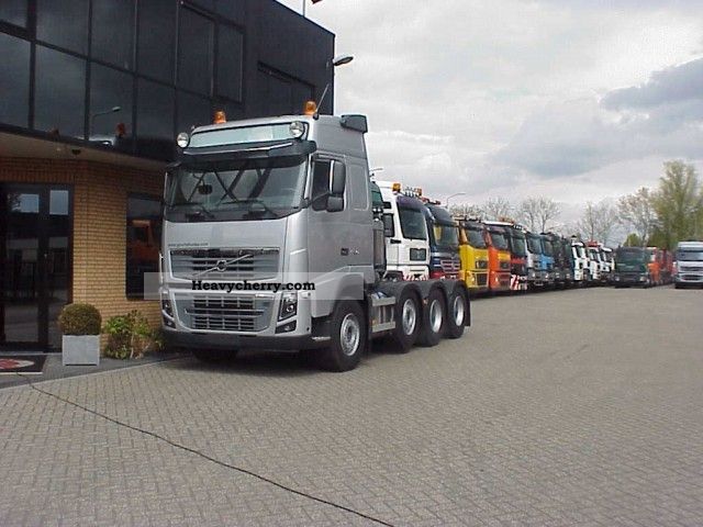2012 Volvo  FH 16 750 TREKKER NIEUW 3X IN STOCK Semi-trailer truck Heavy load photo