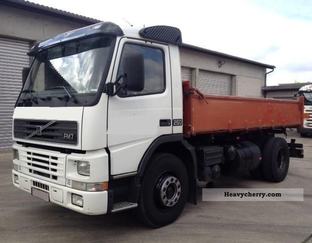 2000 Volvo  FM7 4x2 250 EURO3 ADR ADR Truck over 7.5t Tipper photo