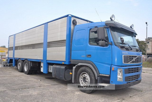 2002 Volvo  FM 420 6X2 / cattle trailer Truck over 7.5t Horses photo
