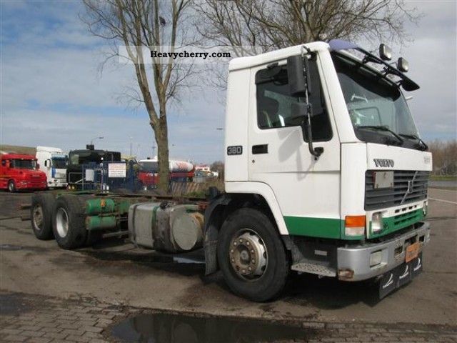1996 Volvo  FL12 Truck over 7.5t Chassis photo
