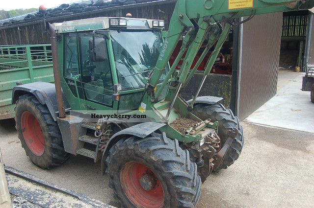 1999 Fendt  XYLON-522 Agricultural vehicle Tractor photo