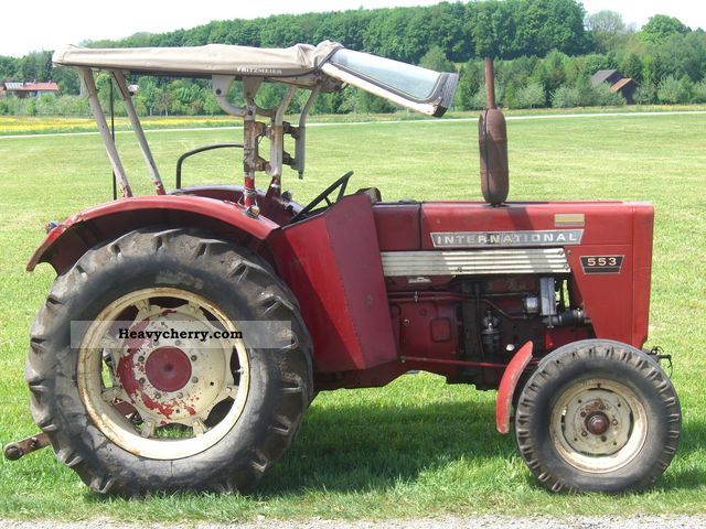 1966 IHC  553 Agricultural vehicle Tractor photo