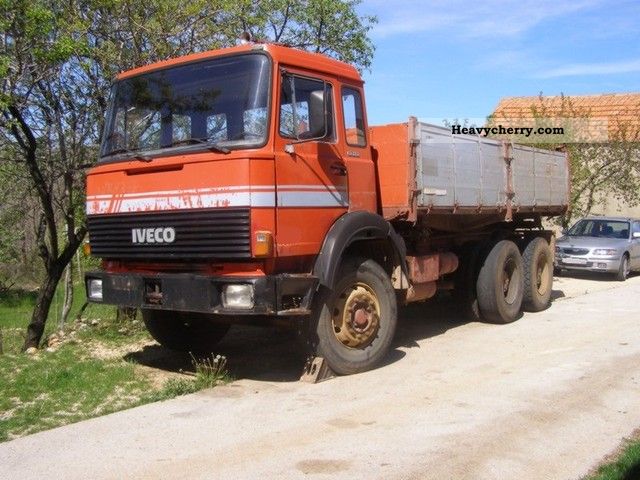 1982 Magirus Deutz  2 X 256 D 26.256 M 26, Truck over 7.5t Tipper photo