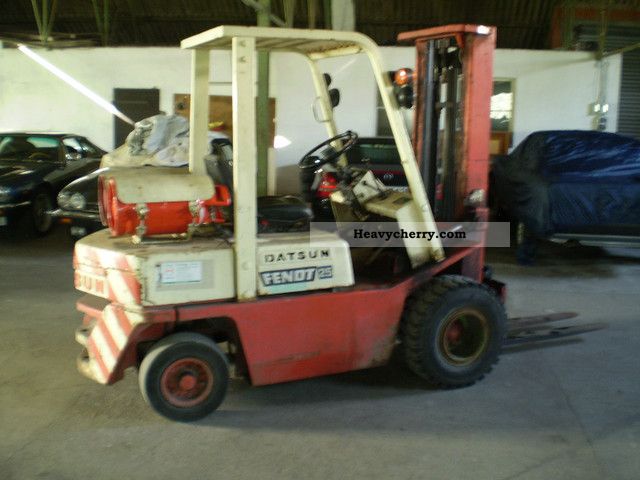 1980 Other  Datsun 250 TL, gas Forklift truck Front-mounted forklift truck photo