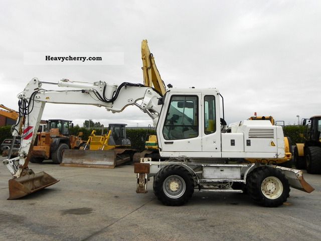 2001 Other  A900BLi Construction machine Mobile digger photo