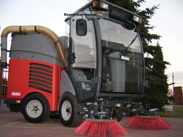 2004 Other  Hako City Master 300 sweeper Van or truck up to 7.5t Sweeping machine photo